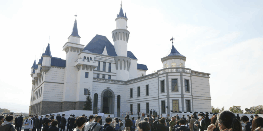 大阪芸術大学のお城(大阪芸術大学の施設がやばいより)